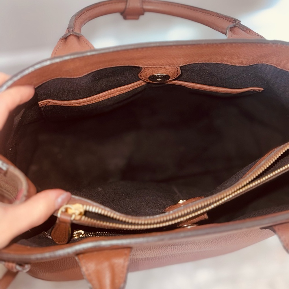 Burberry large Banner Tote in mahogany. Amazing condition ✨ Authentic - Picture 12 of 14